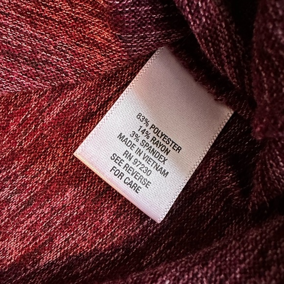 Women’s Space Dye Maroon Cowl Neck Kangaroo Pocket Pullover. Drawstring. Small. - Picture 10 of 10